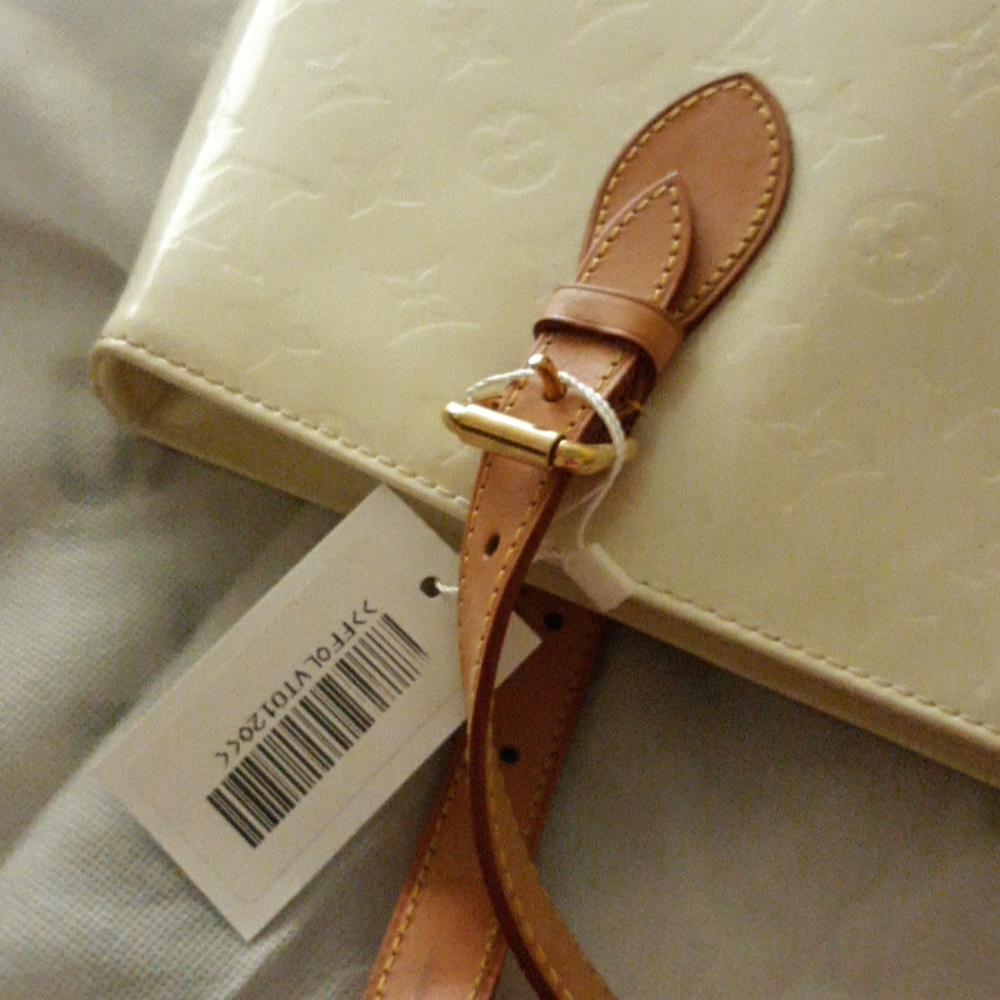 New LV tags still on, never used - Picture 8 of 8